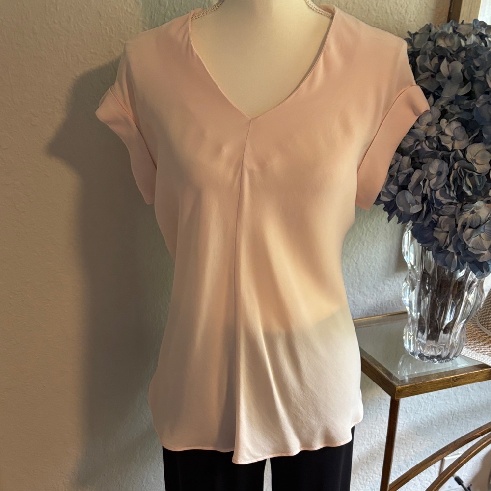 Theory capped sleeve V-neck top in light pink or blush. size S